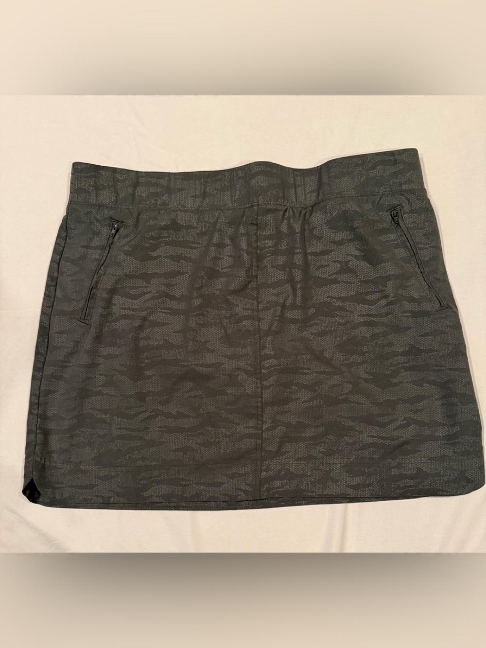 Orvis Womens Skort Sz 2XL Green Camo Pull On Zip Pockets